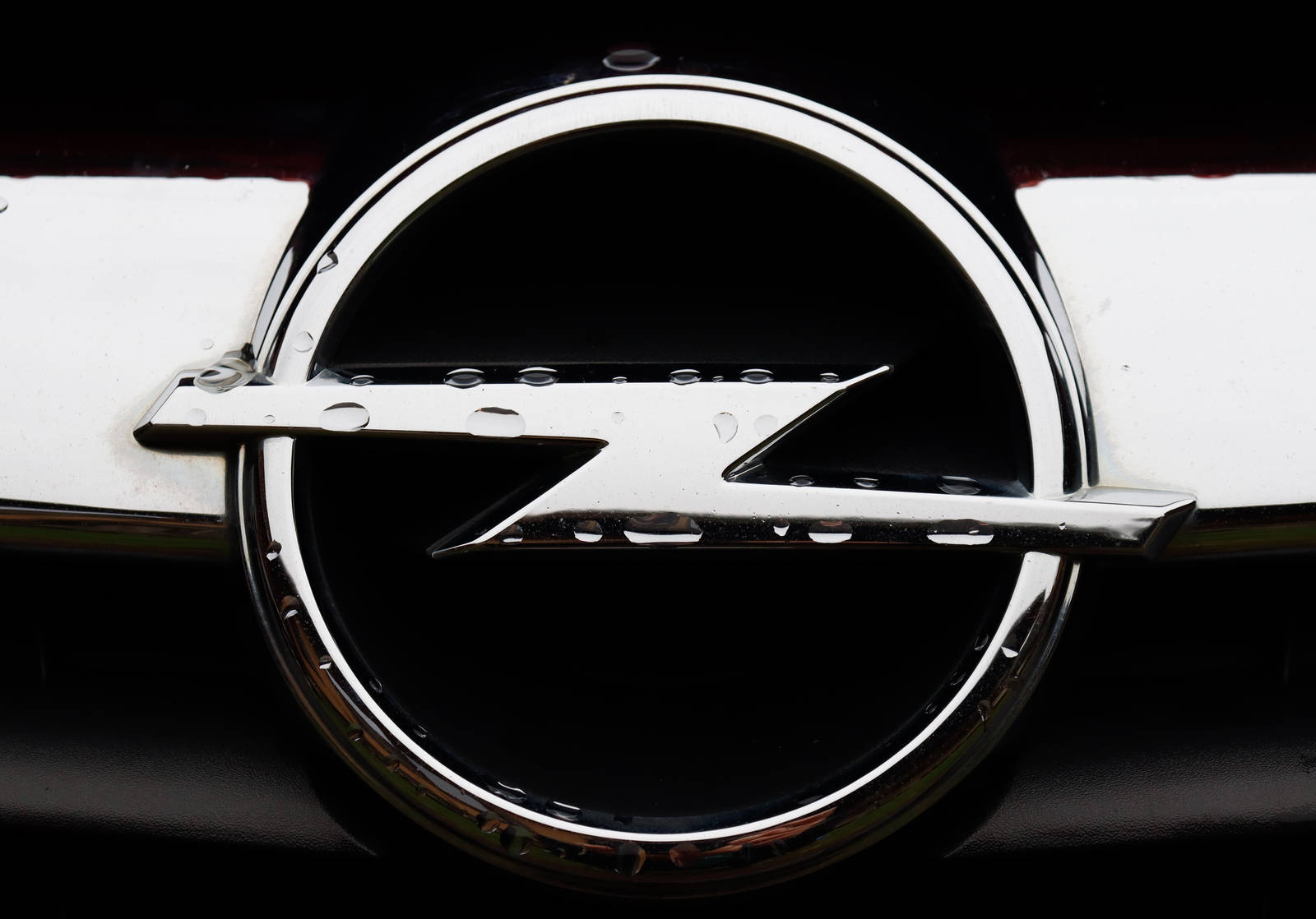 L'Opel Insignia revient en force en 2024 avec une nouveauté électrique !